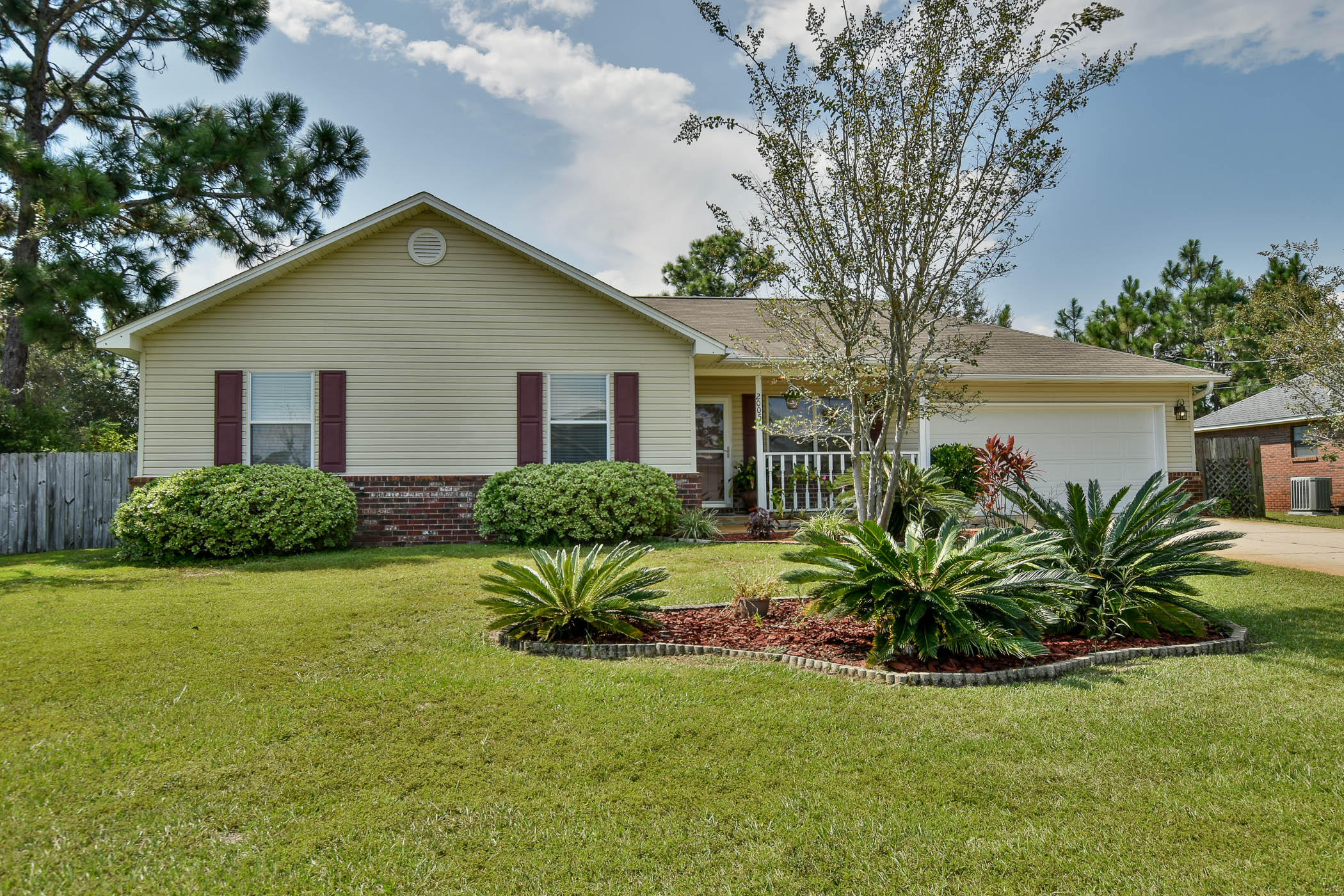 HOLLEY BY THE SEA - Residential