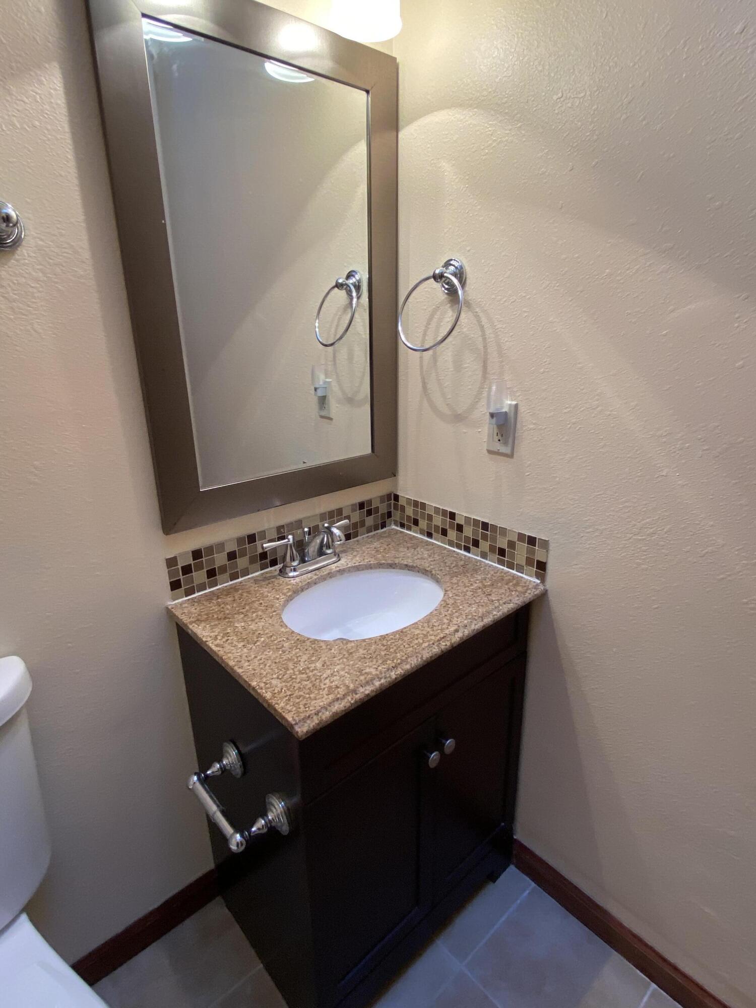 PINE MEADOWS #3 PHASE II LOT 19 BLK A - Residential Lease