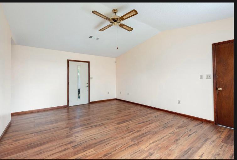 PINE MEADOWS #3 PHASE II LOT 19 BLK A - Residential Lease