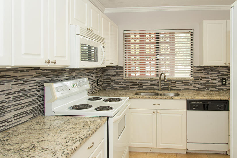 OAK TREE PARK - Residential Lease