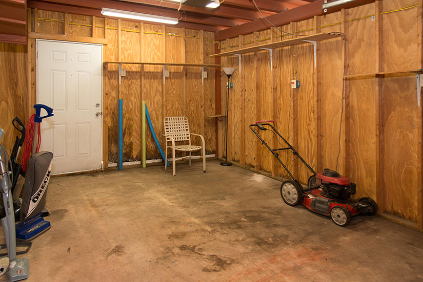 OAK TREE PARK - Residential Lease