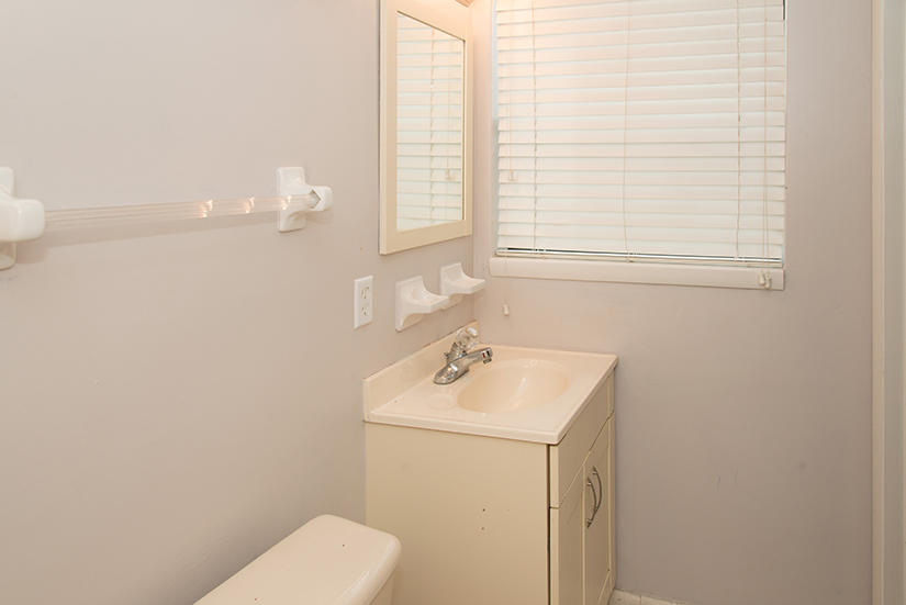 OAK TREE PARK - Residential Lease