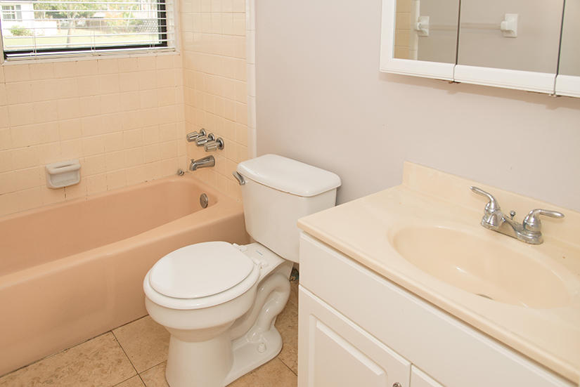 OAK TREE PARK - Residential Lease