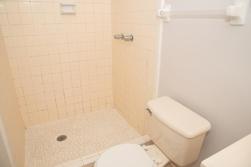 OAK TREE PARK - Residential Lease