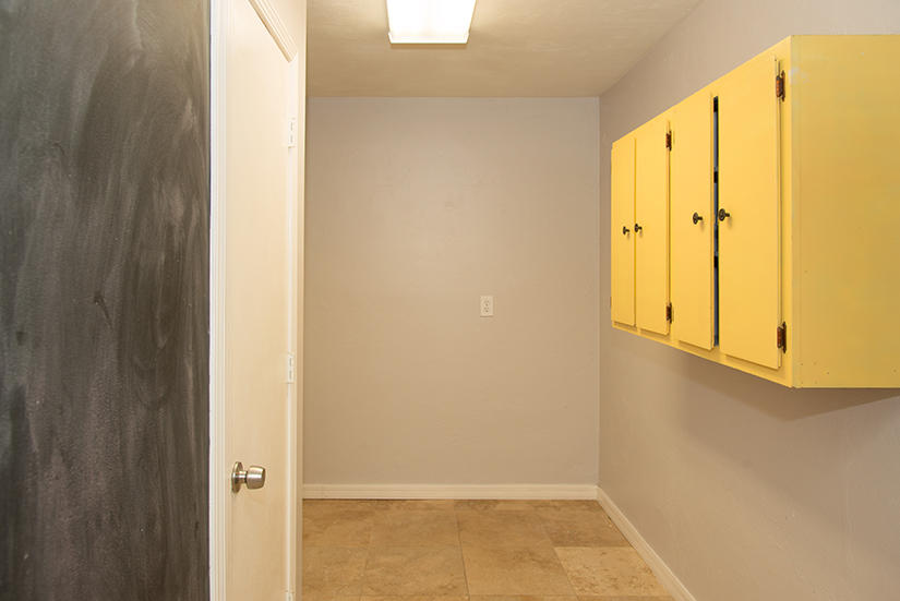 OAK TREE PARK - Residential Lease