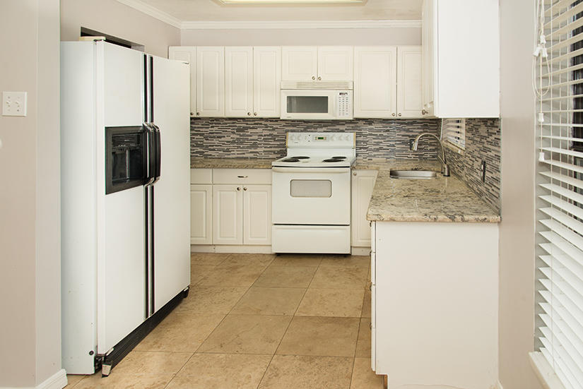 OAK TREE PARK - Residential Lease