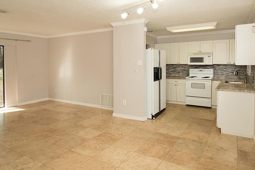 OAK TREE PARK - Residential Lease