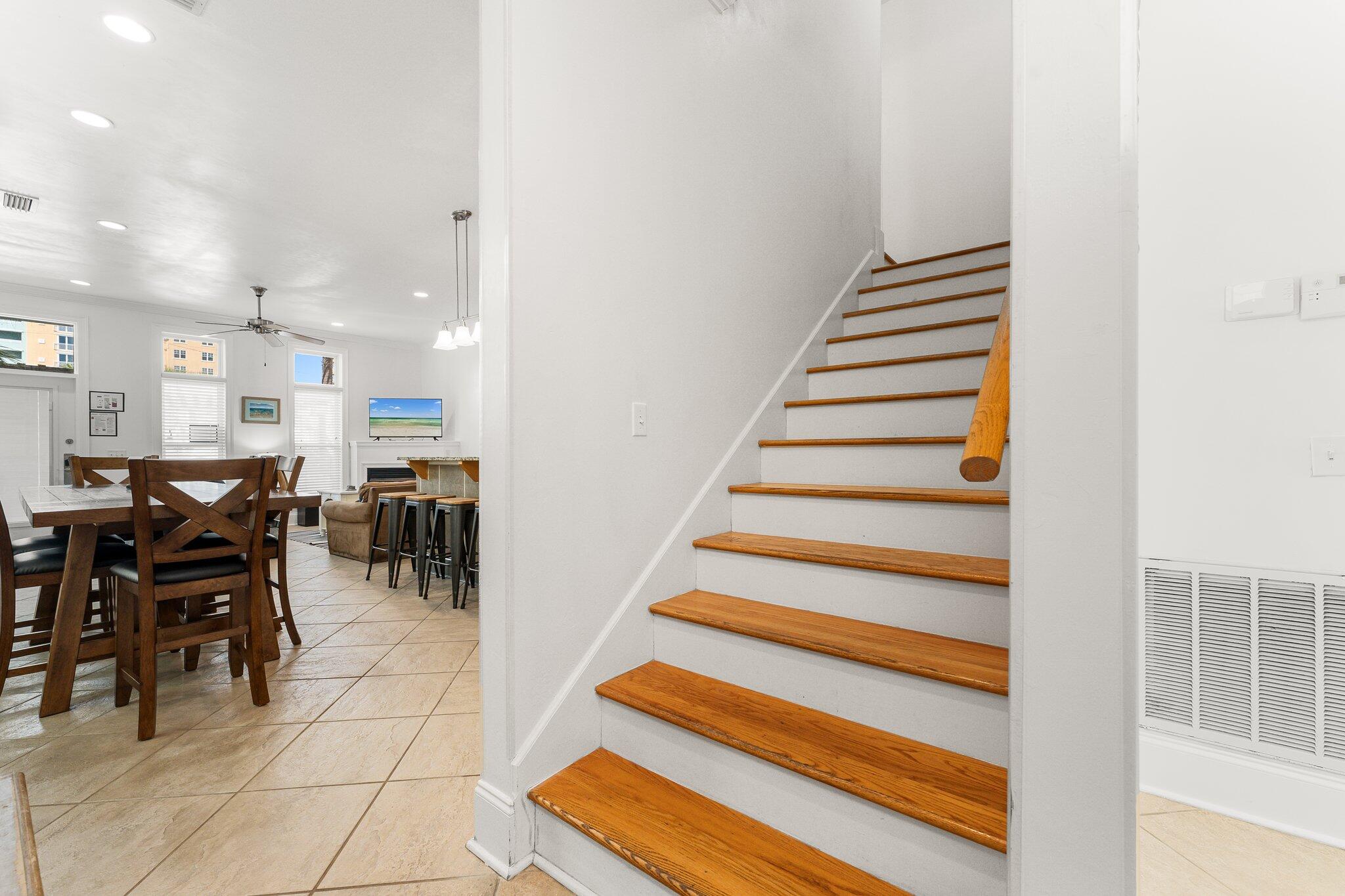 HOLIDAY BEACH UNIT 16 - Residential