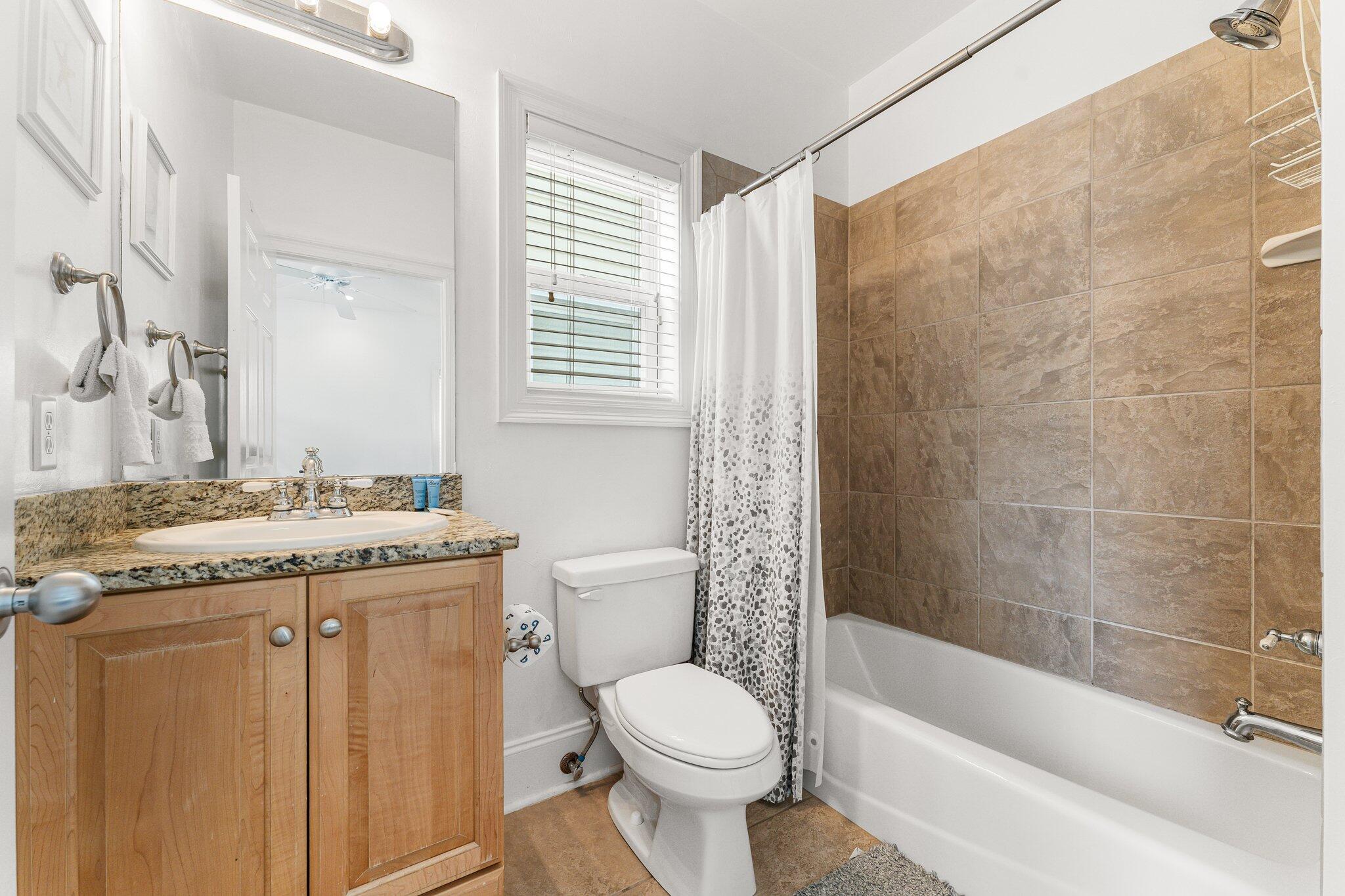 HOLIDAY BEACH UNIT 16 - Residential