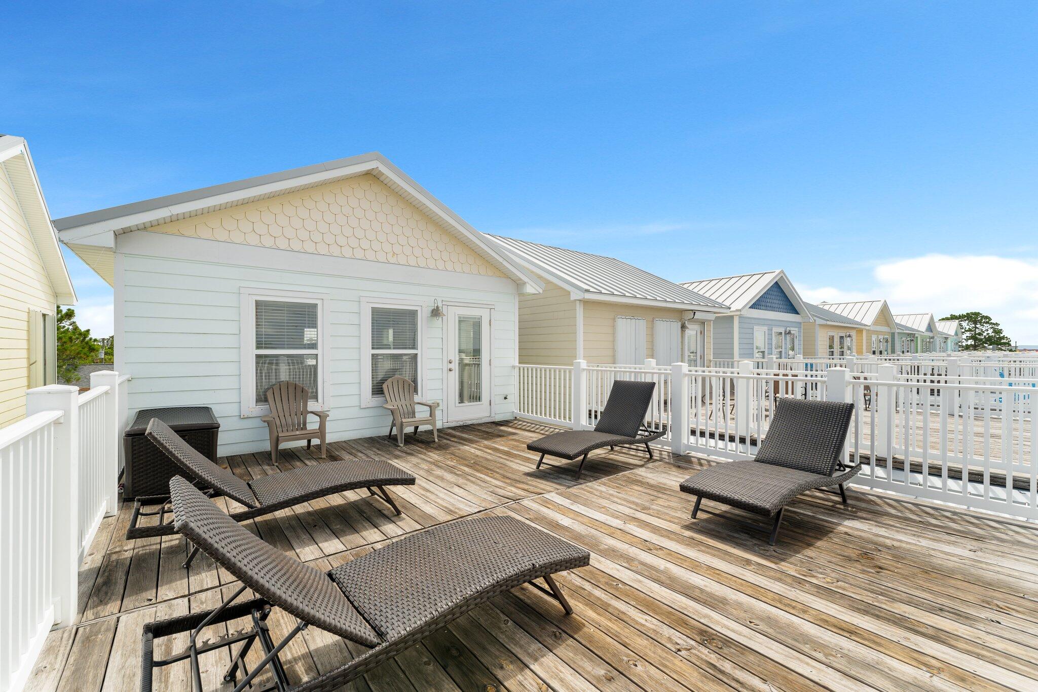 HOLIDAY BEACH UNIT 16 - Residential