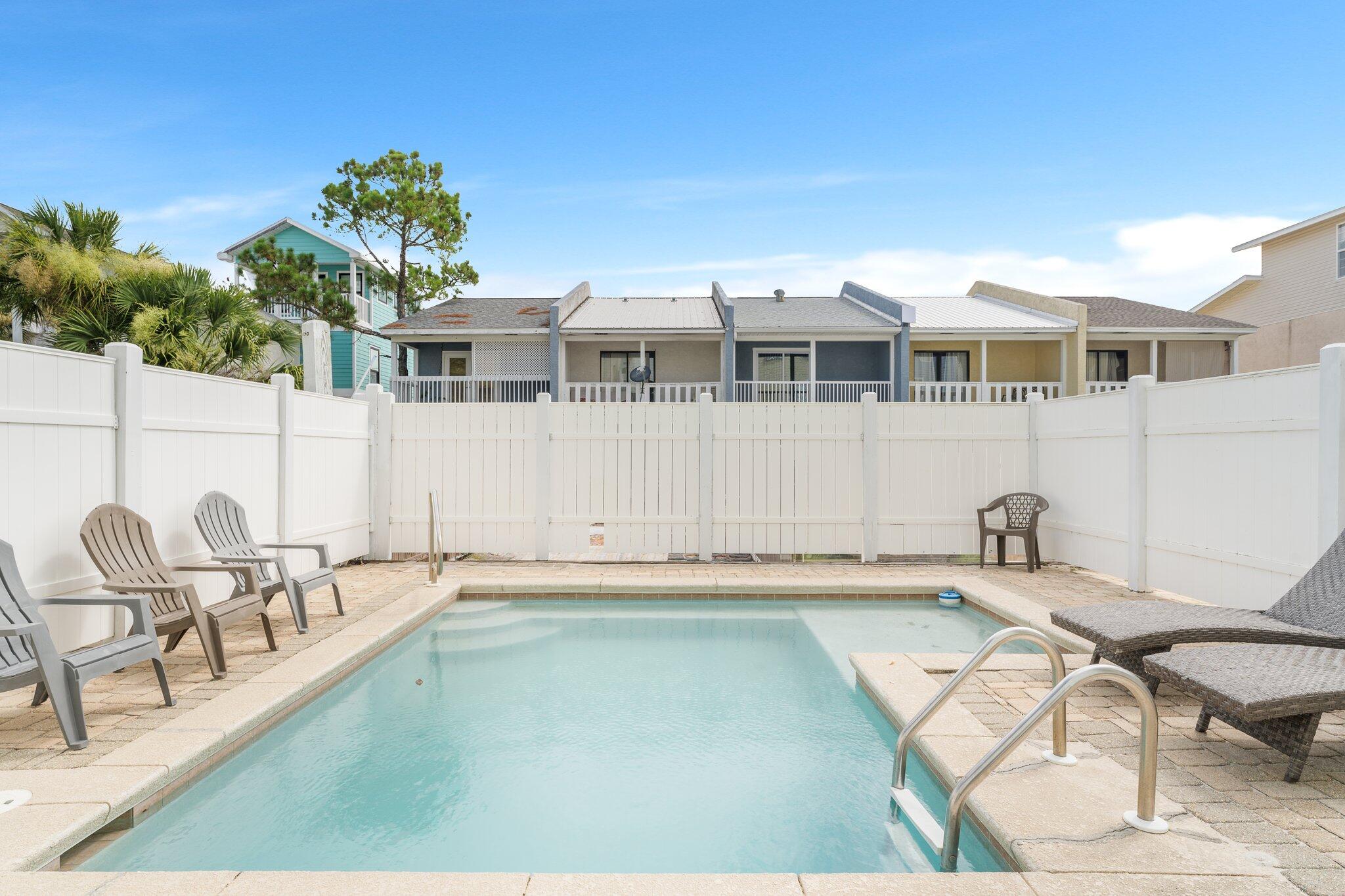 HOLIDAY BEACH UNIT 16 - Residential