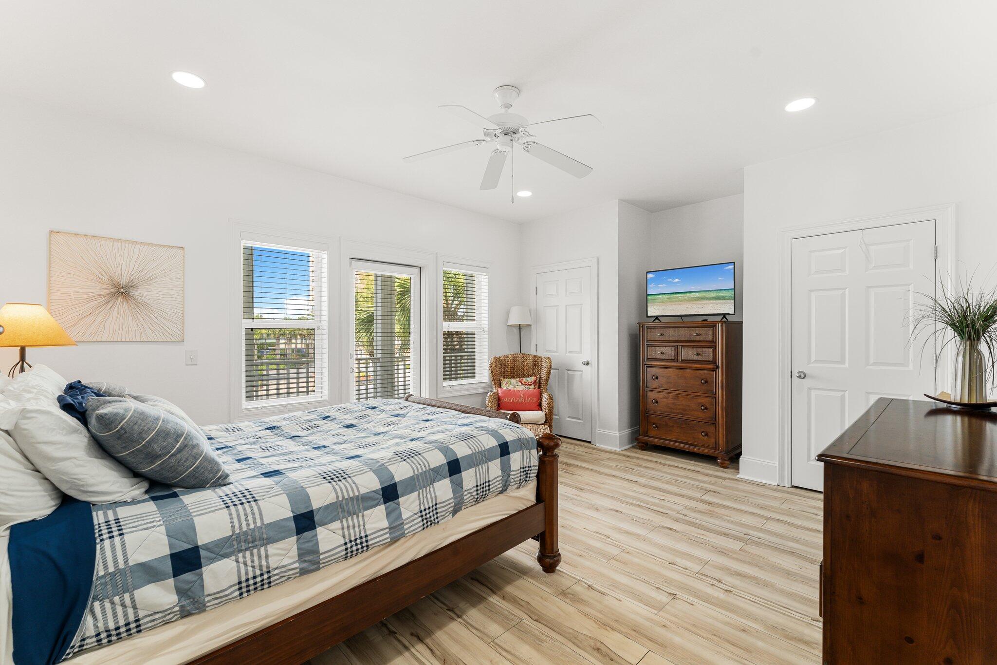 HOLIDAY BEACH UNIT 16 - Residential