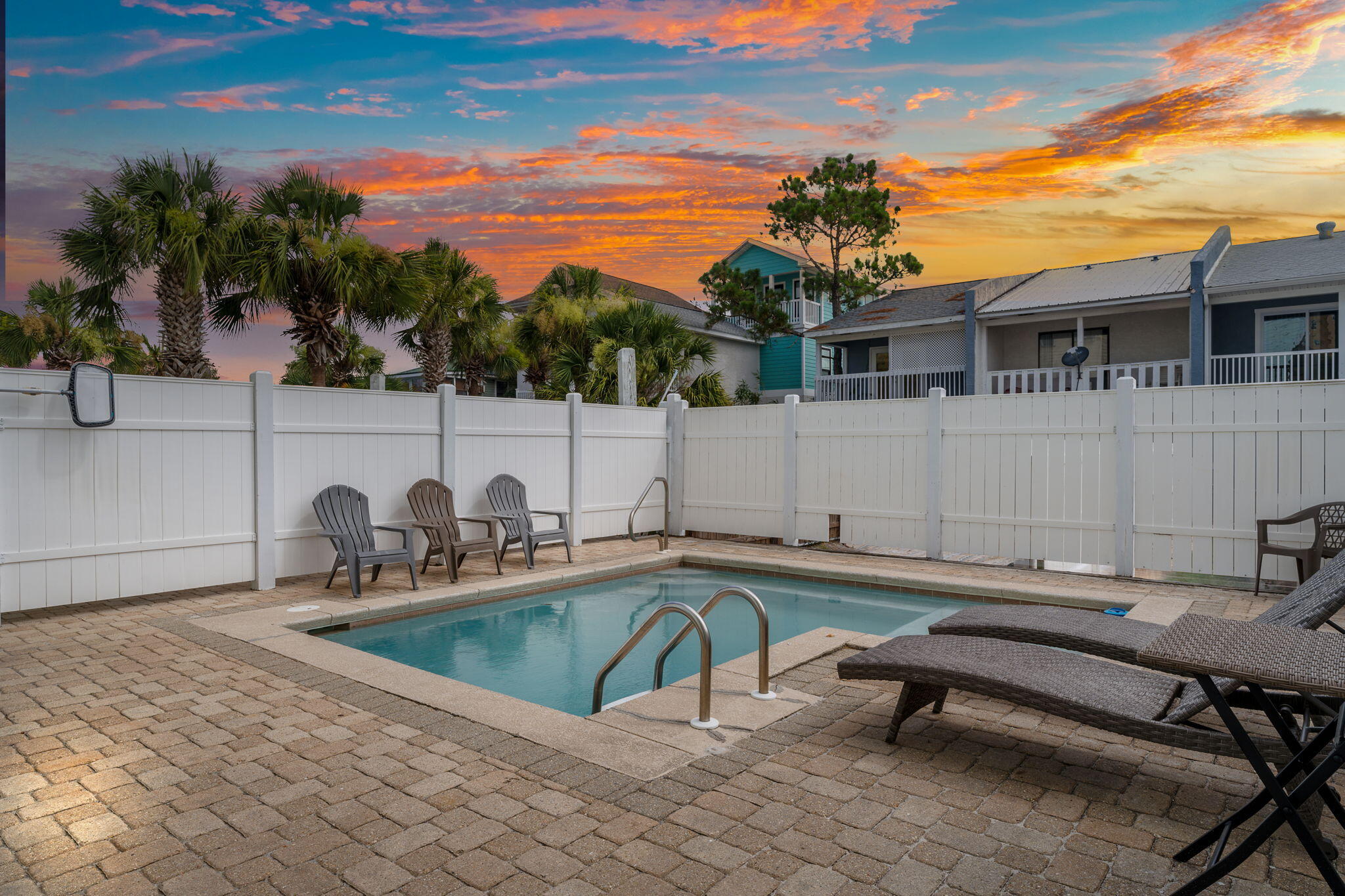 HOLIDAY BEACH UNIT 16 - Residential