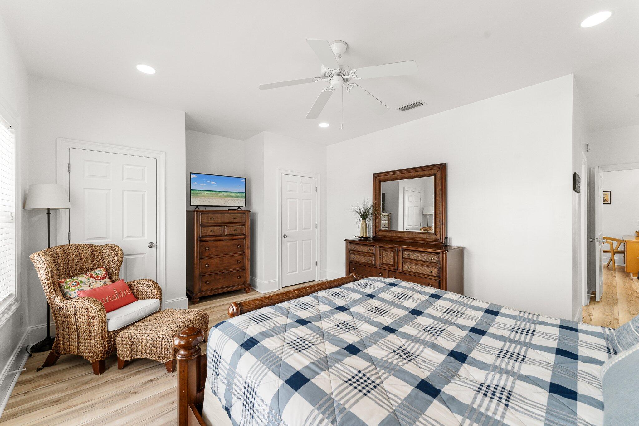 HOLIDAY BEACH UNIT 16 - Residential