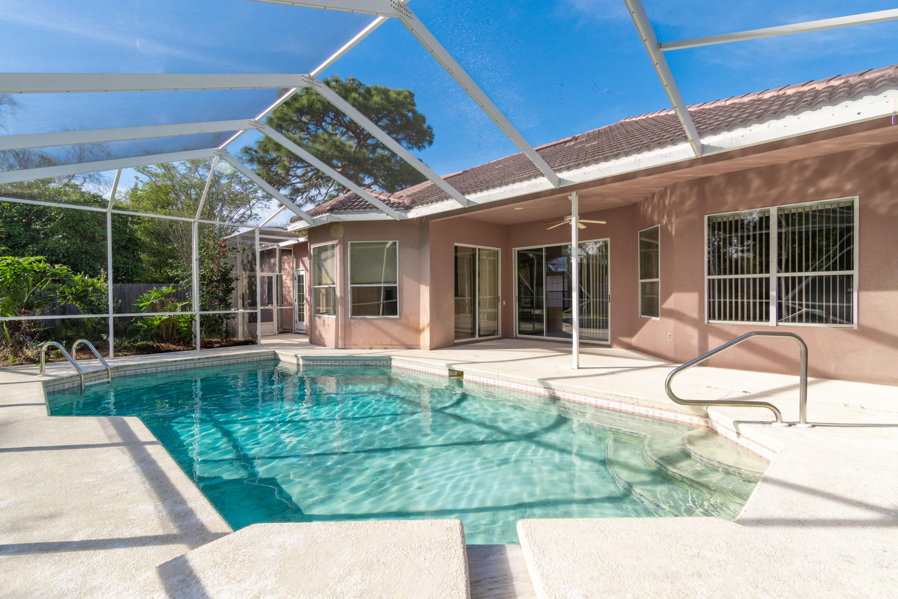 EMERALD BAY WEST - Residential