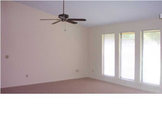 CHATEAU PRES DE LA MER - Residential Lease