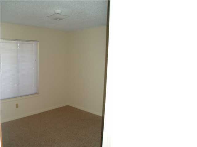 CHATEAU PRES DE LA MER - Residential Lease