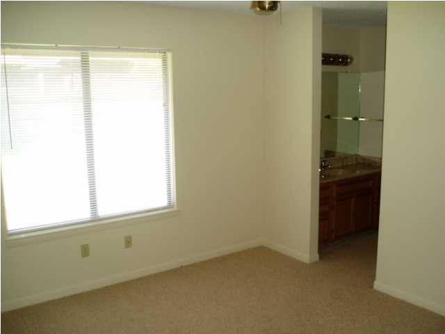 CHATEAU PRES DE LA MER - Residential Lease