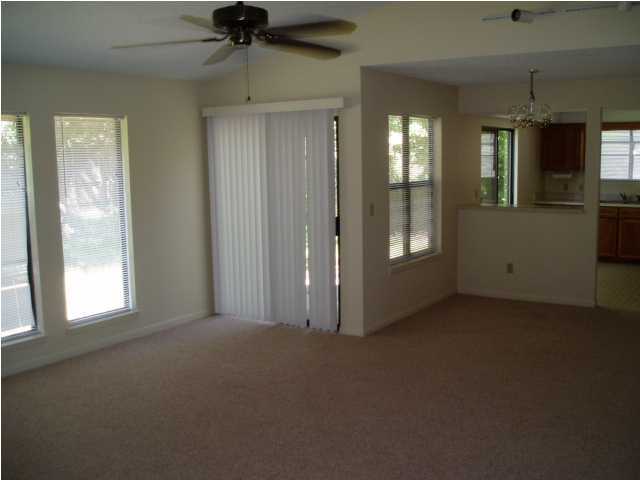 CHATEAU PRES DE LA MER - Residential Lease