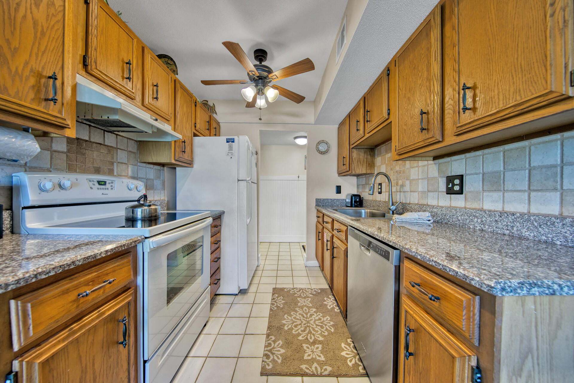 SEASCAPE CONDO GARDEN VILLA - Residential