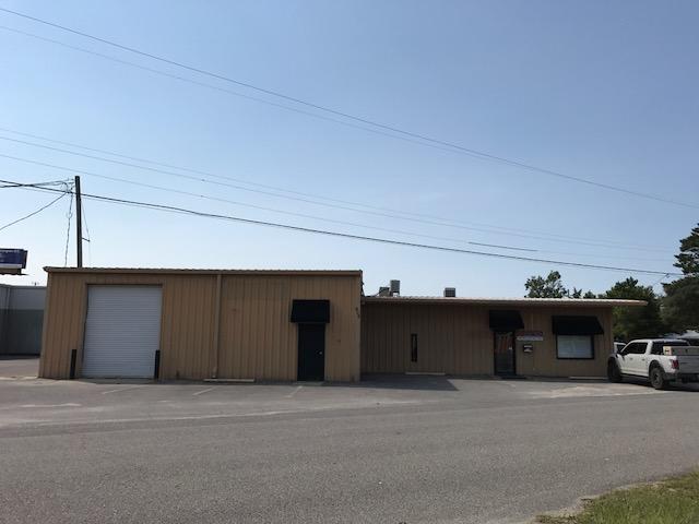 Great office & whse bldg located just one block North of Racetrack Rd. This tiled and carpeted flex space has 4 offices, large reception/waiting area, and 3 personnel doors. Of the 3265sf of whse space, apprx 864sf is under HVAC and has 1 ground level door (10' x 12'). Remainder whse space is not climate controlled and has 2 ground level doors (16' x 12') and (10' x 10'). Bldg has some light 2nd level storage available. Lease is not triple net.