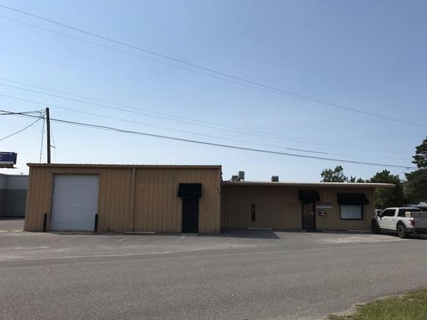 Great office & whse bldg located just one block North of Racetrack Rd. This tiled and carpeted flex space has 4 offices, large reception/waiting area, and 3 personnel doors. Of the 3265sf of whse space, apprx 864sf is under HVAC and has 1 ground level door (10' x 12'). Remainder whse space is not climate controlled and has 2 ground level doors (16' x 12') and (10' x 10'). Bldg has some light 2nd level storage available. Lease is not triple net.