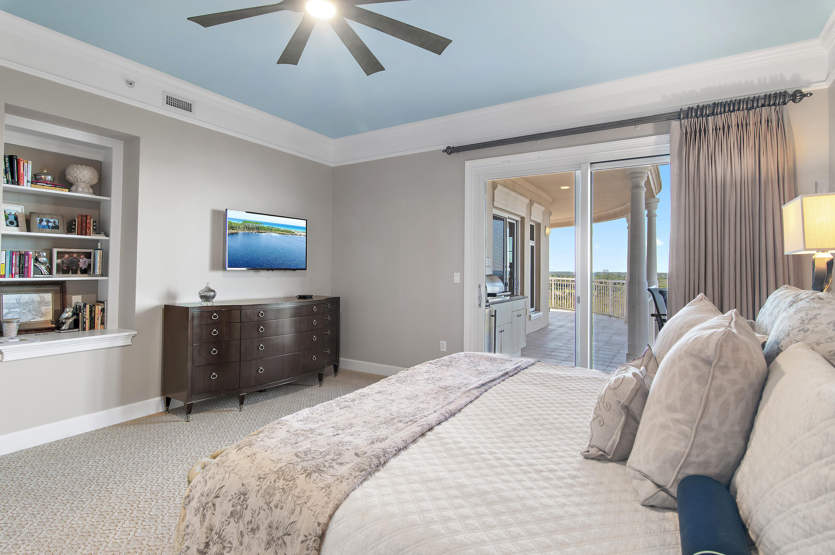 ONE WATER PLACE - Residential