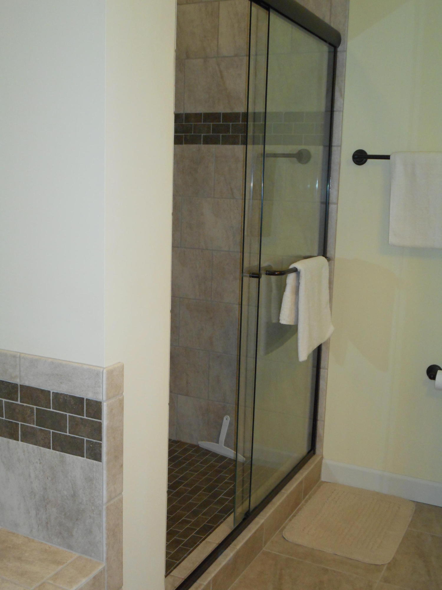 JAMAICAN LAKE CONDO PH 2 - Residential