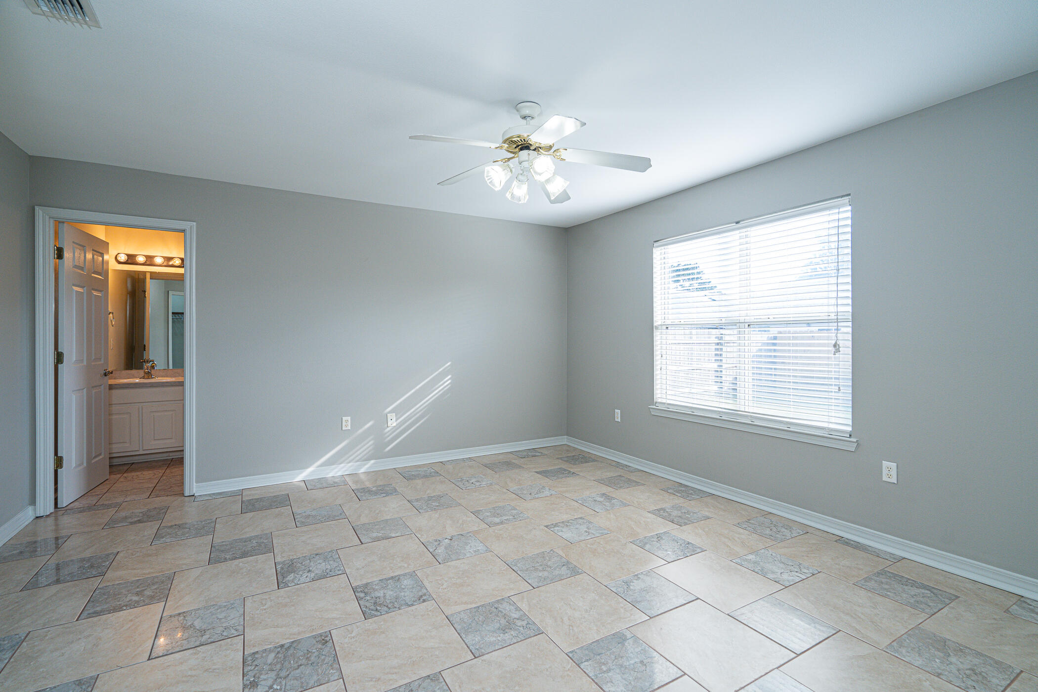 EMERALD VILLAGE S/D - Residential