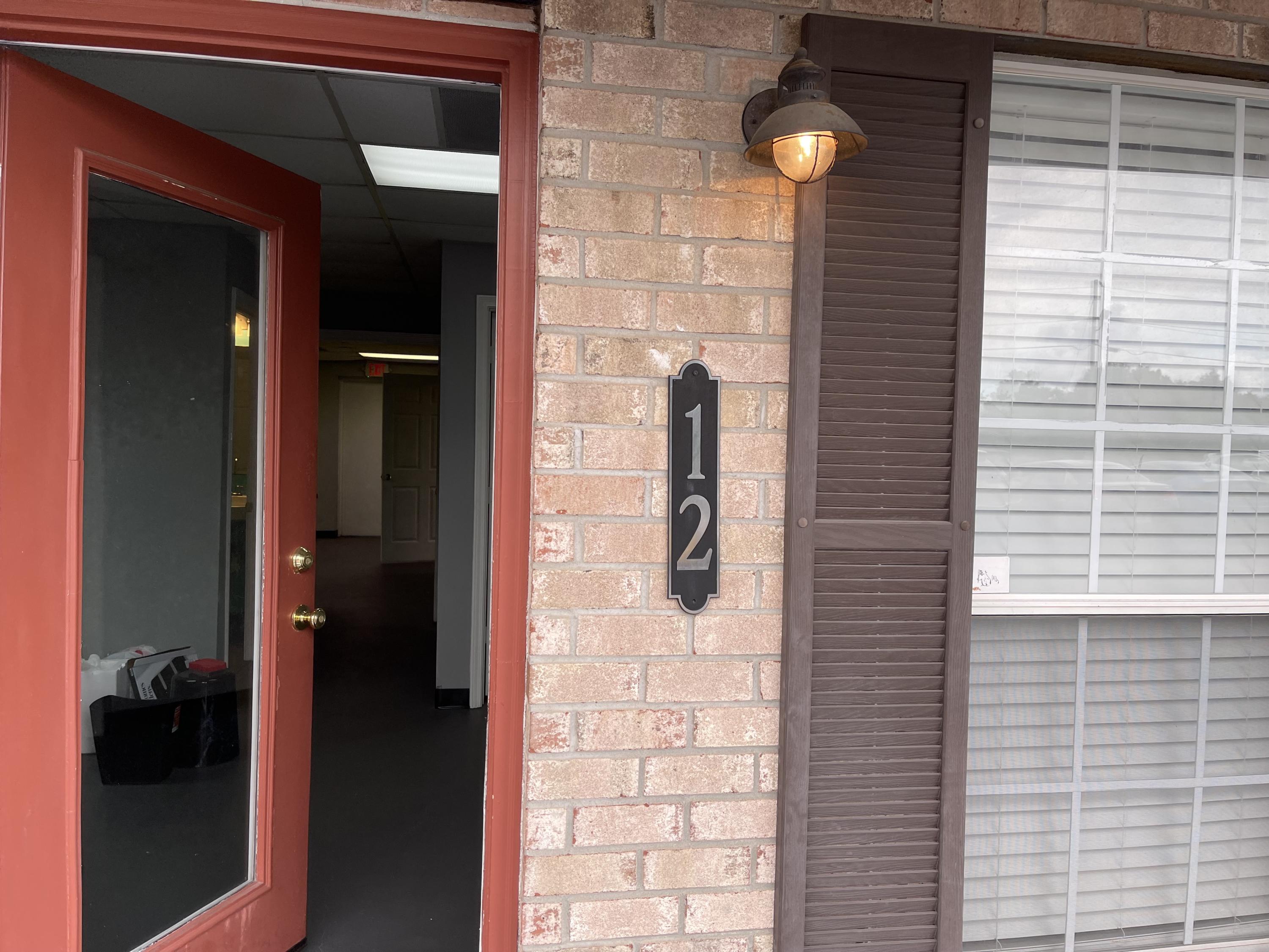 Dr. or professional Office, Retail ! Water, sewer (1 meter), garbage & outside lighting will be supplied. South of I-10 ! Within distance of I-10 , Destin Beaches and Military bases!