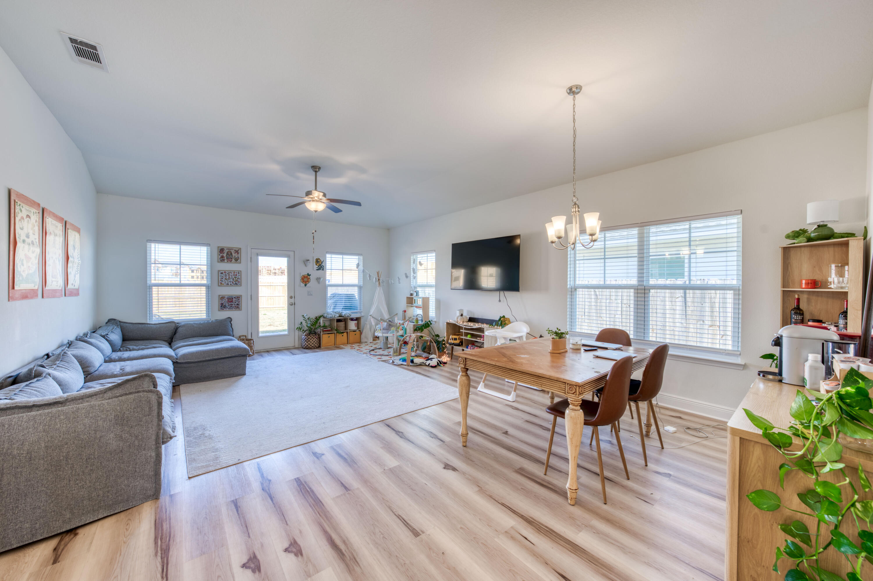 THE BLUFFS AT LAFAYETTE - Residential Lease