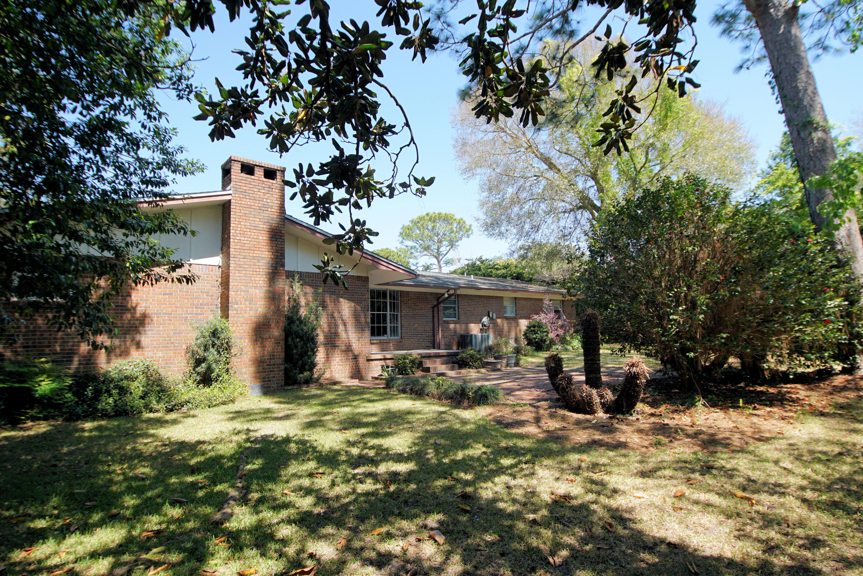 BAYOU POQUITO - Residential