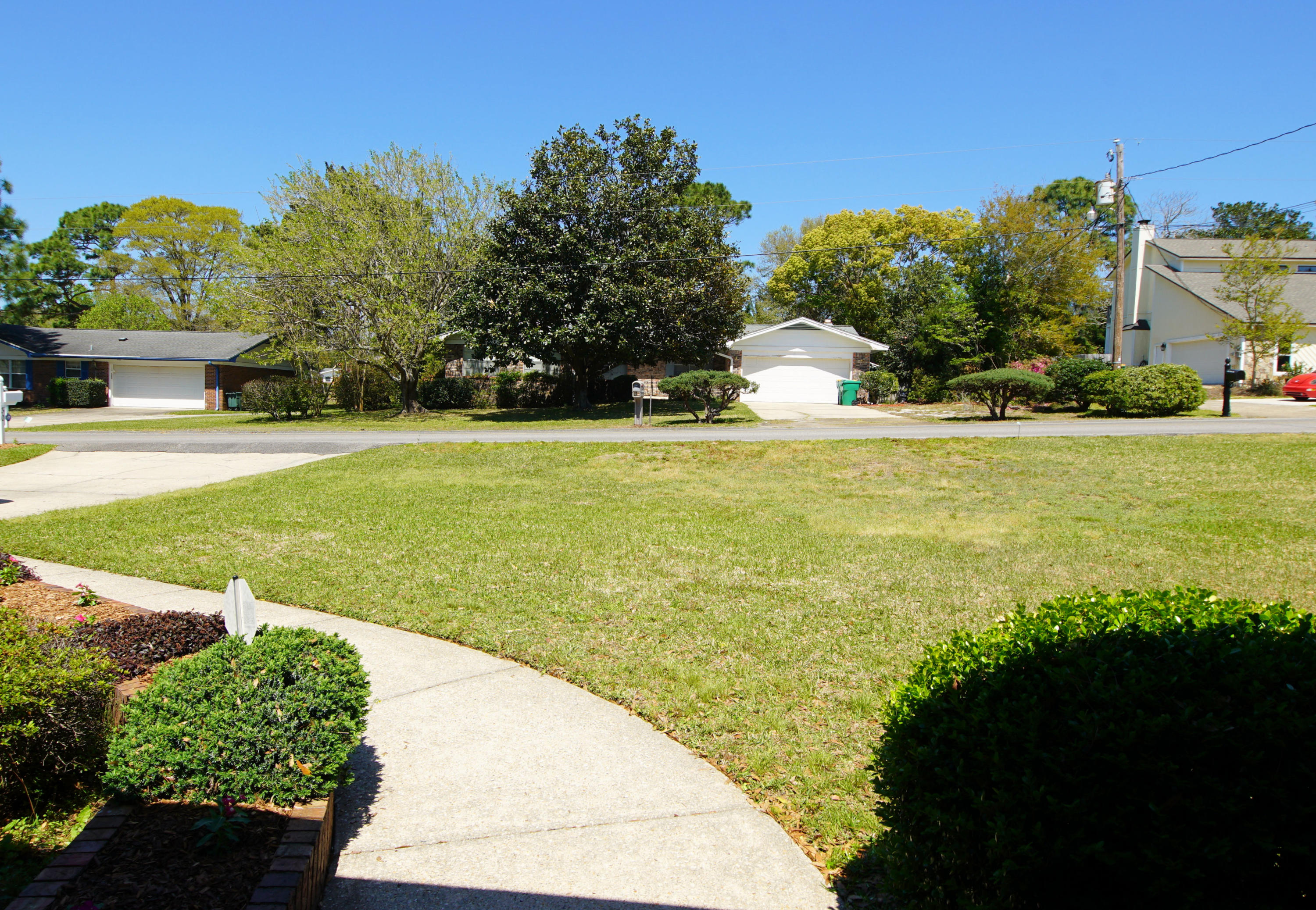 BAYOU POQUITO - Residential