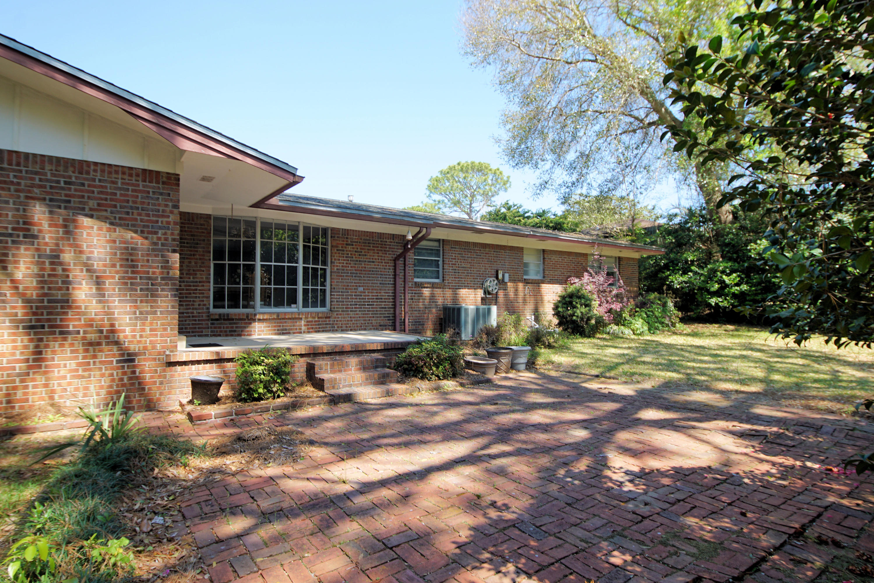 BAYOU POQUITO - Residential