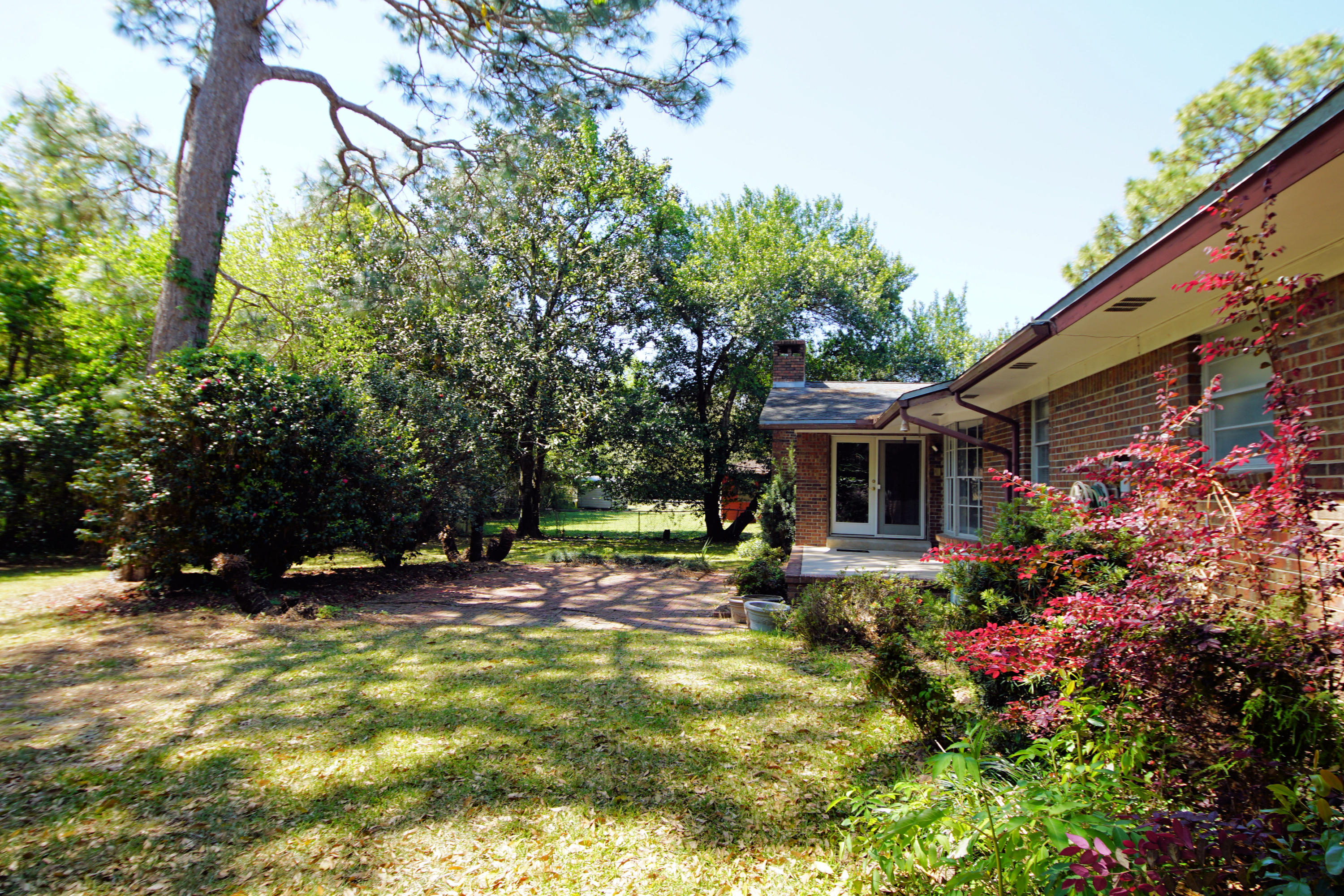 BAYOU POQUITO - Residential
