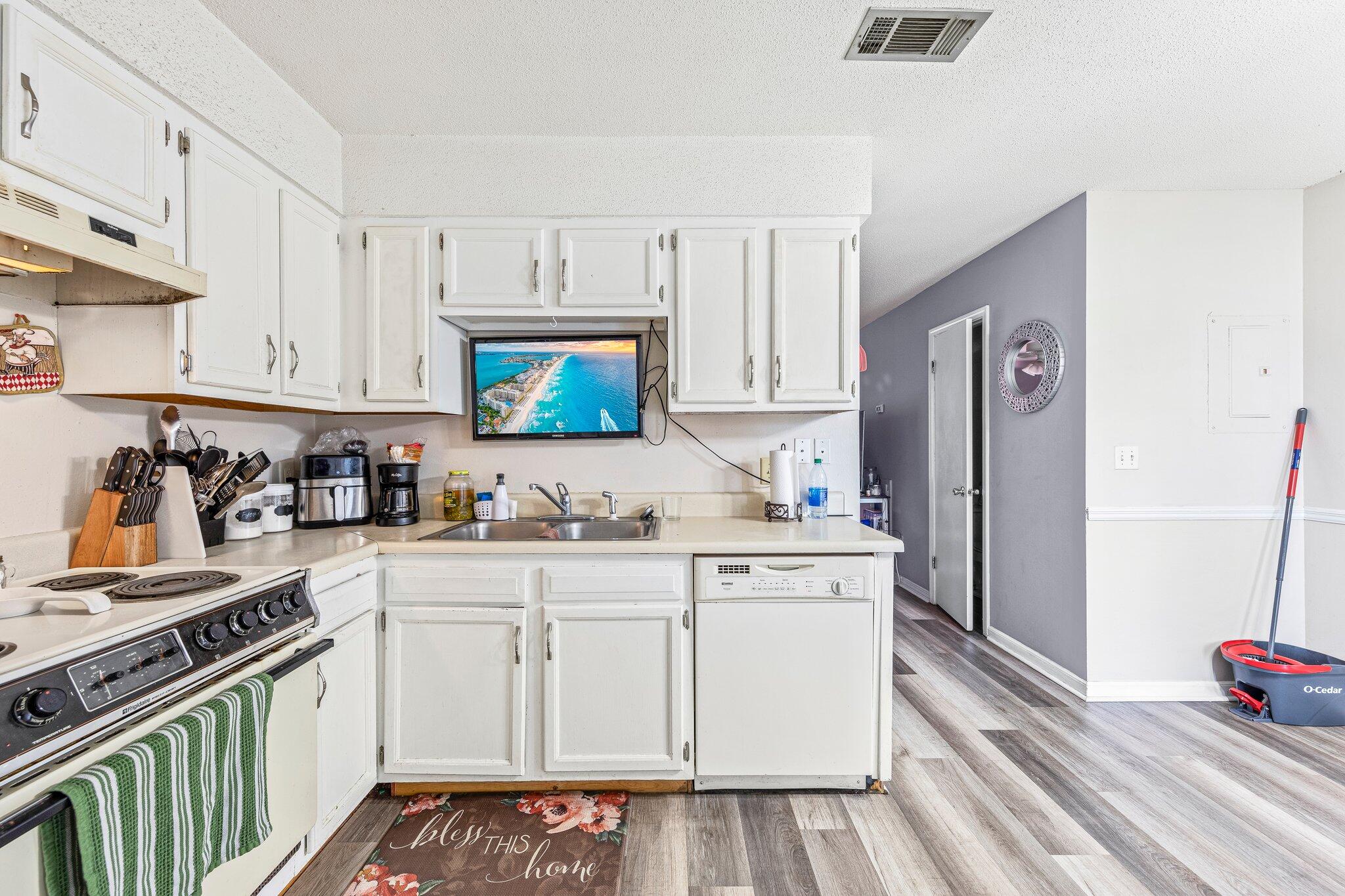 BROWNSVILLE STATION 3 - Residential