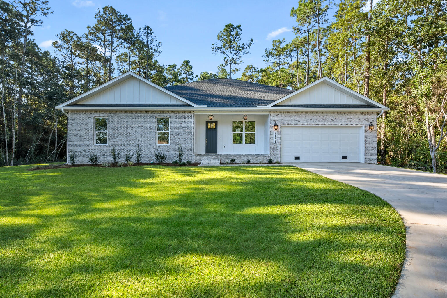 HOLLEY BY THE SEA - Residential