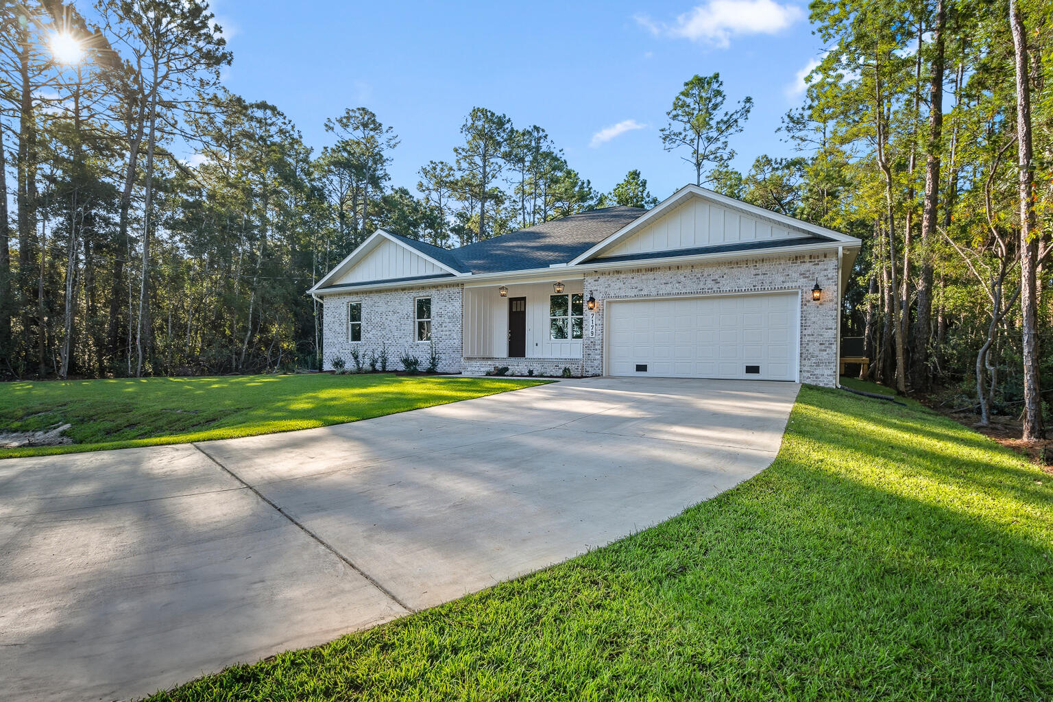 HOLLEY BY THE SEA - Residential