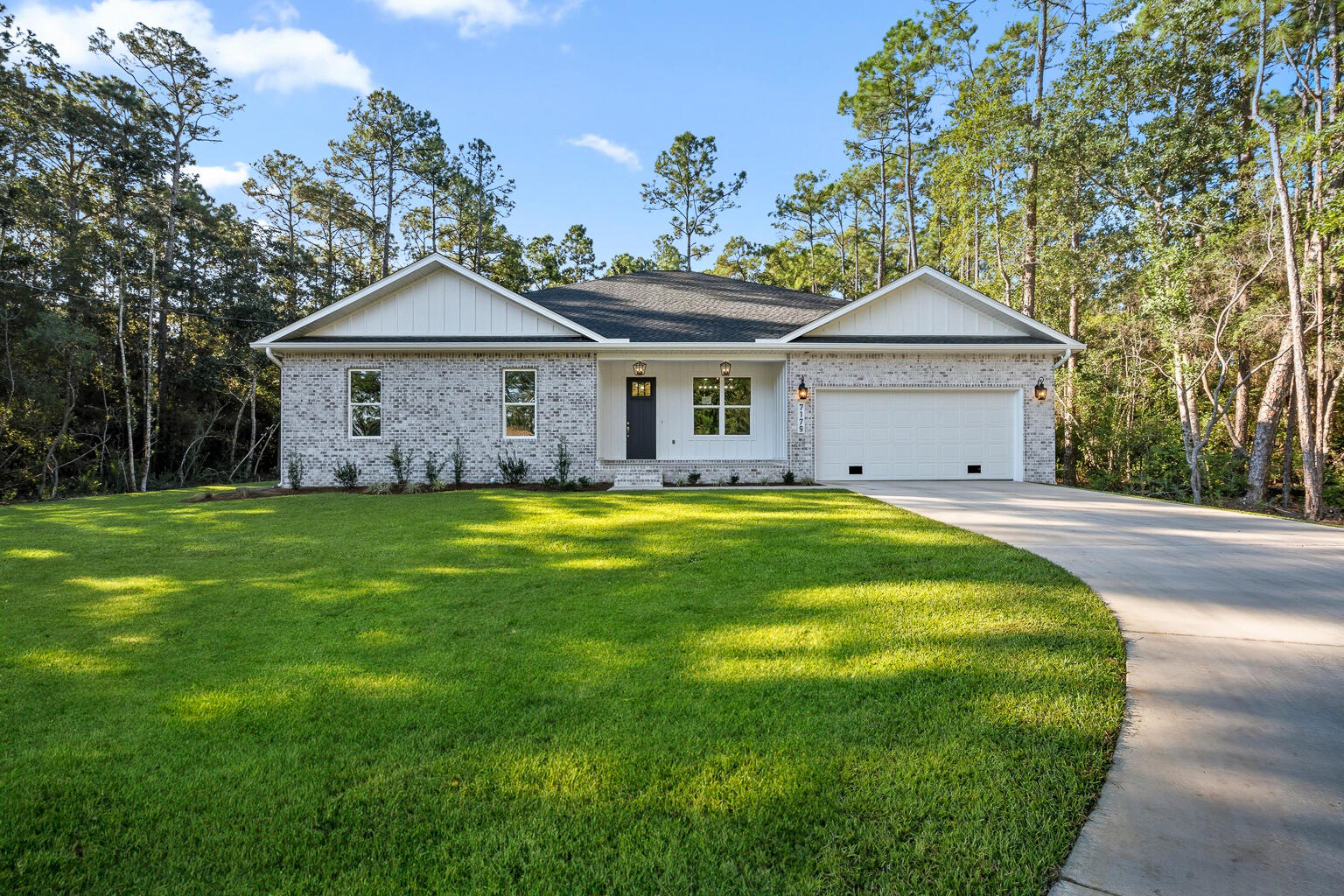 HOLLEY BY THE SEA - Residential