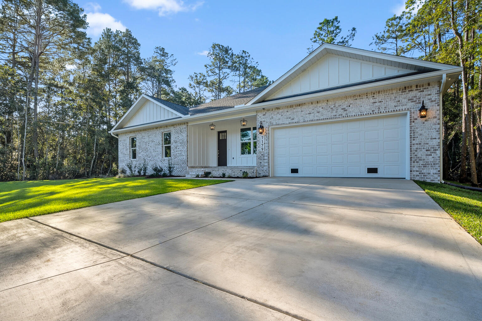 HOLLEY BY THE SEA - Residential