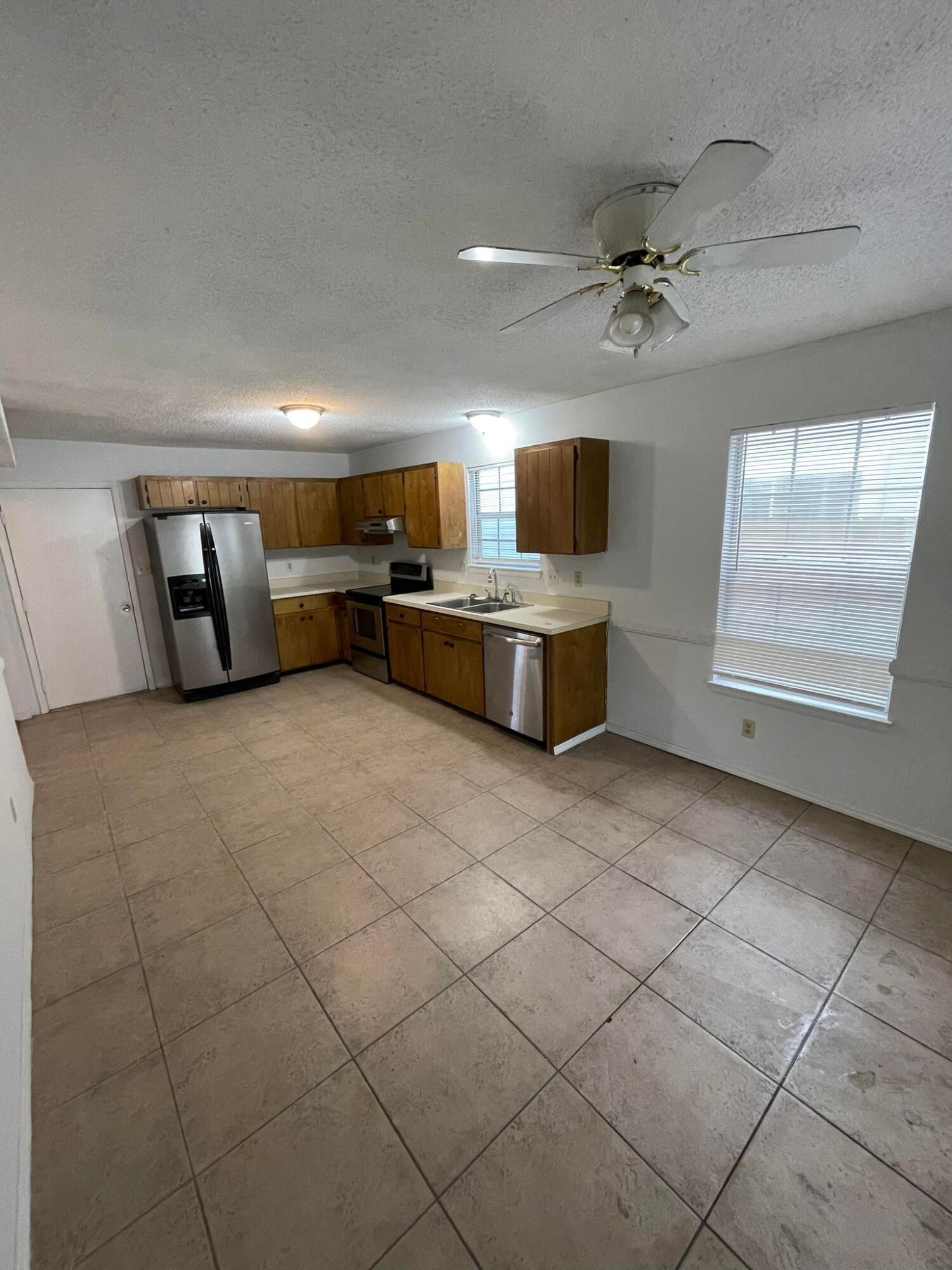 YORKTOWN AT WILLOW BEND - Residential