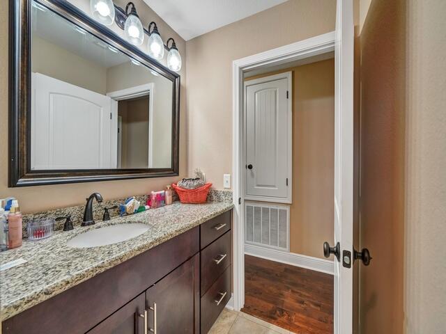 HOLLEY BY THE SEA - Residential