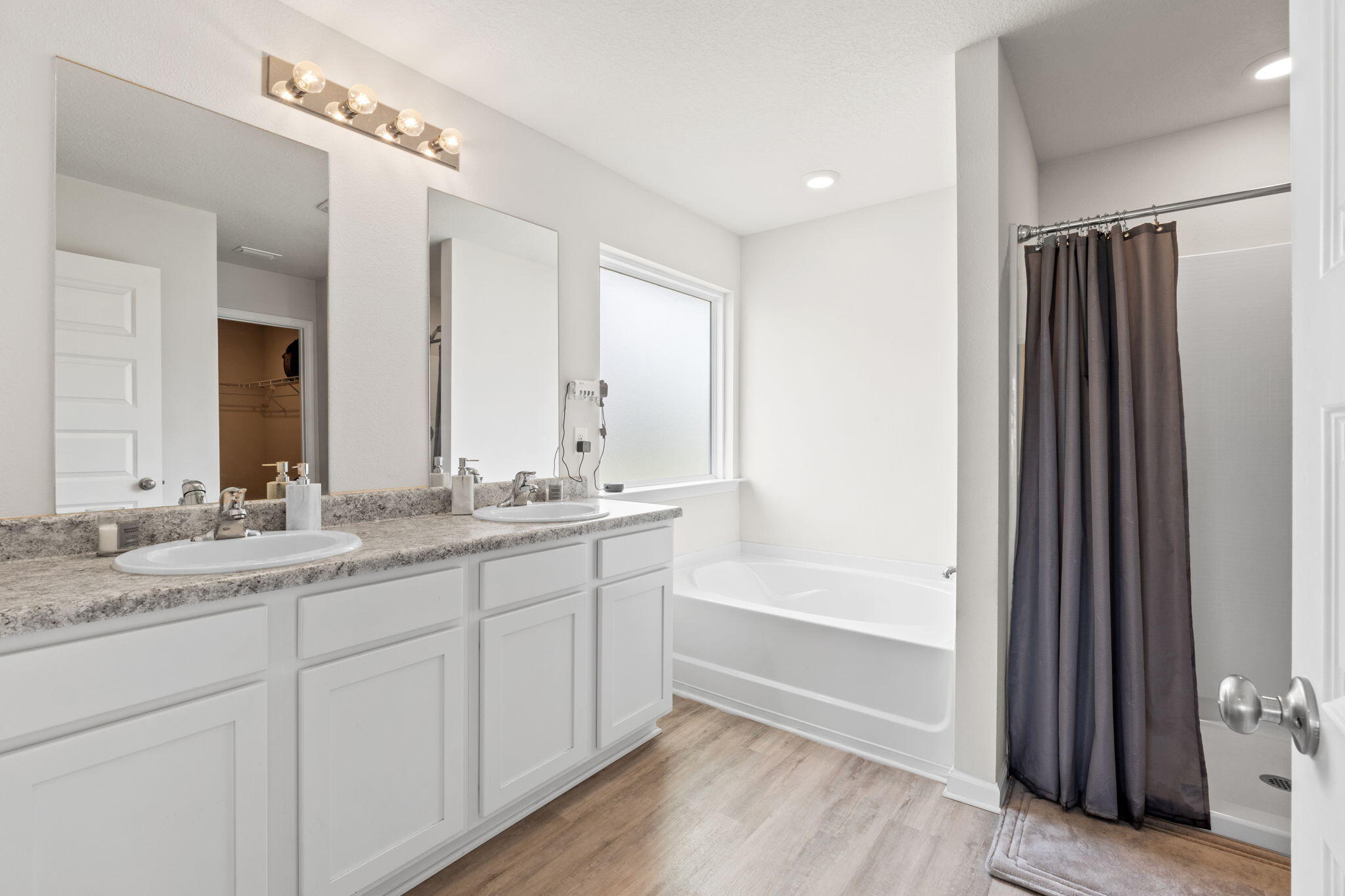 LIBERTY OAKS - Residential