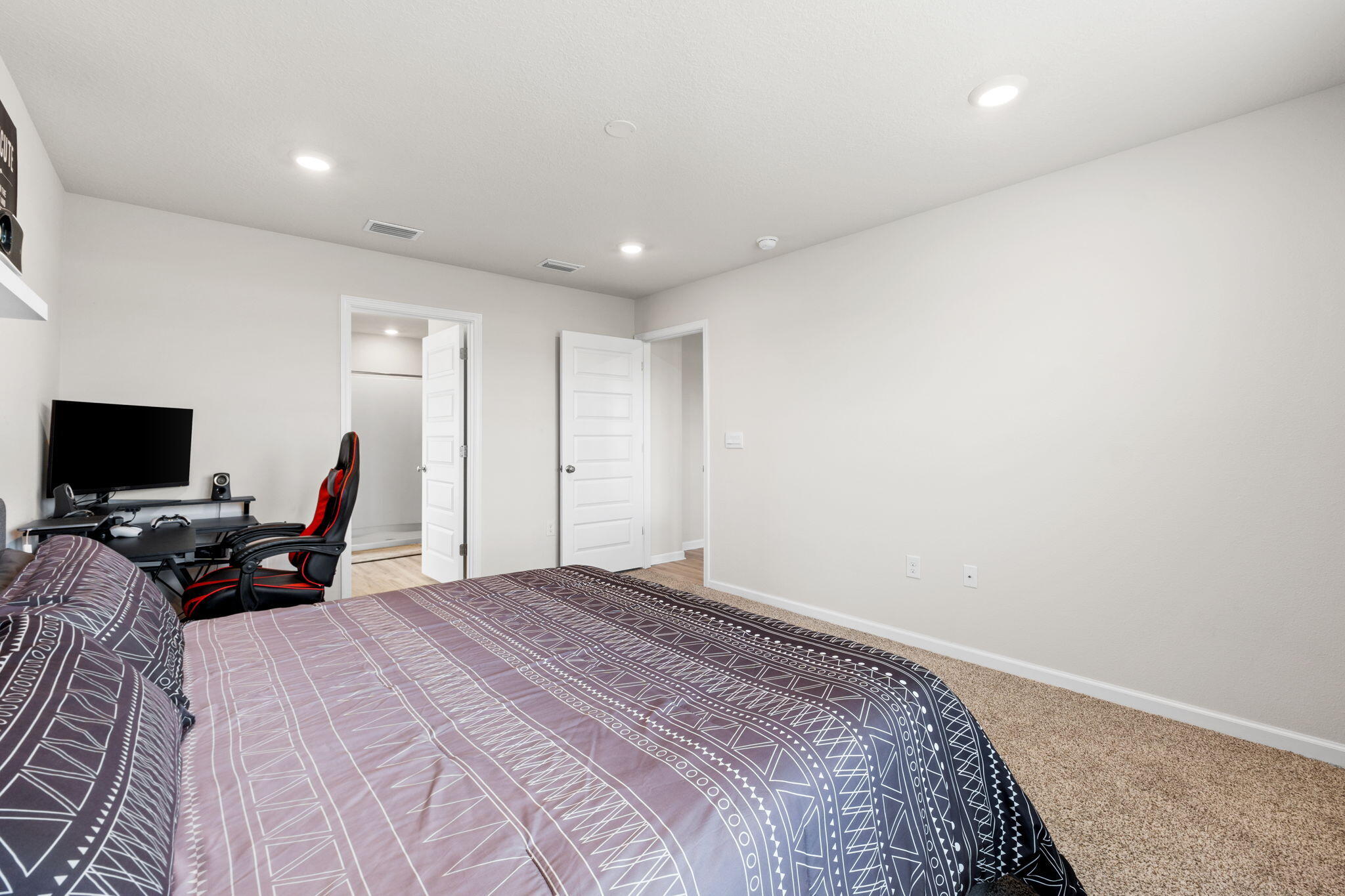 LIBERTY OAKS - Residential