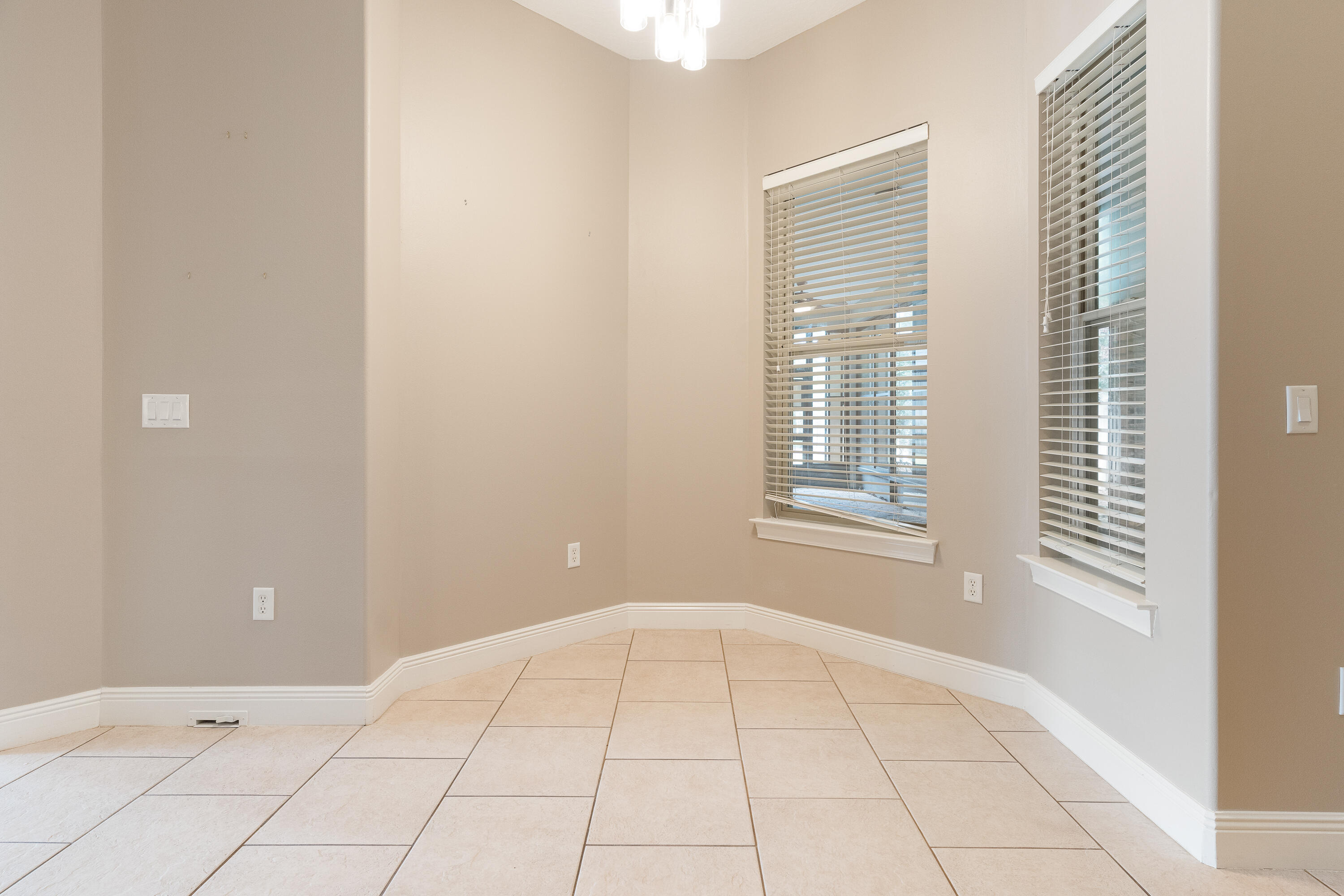 CHARDONNAY ESTATES - Residential