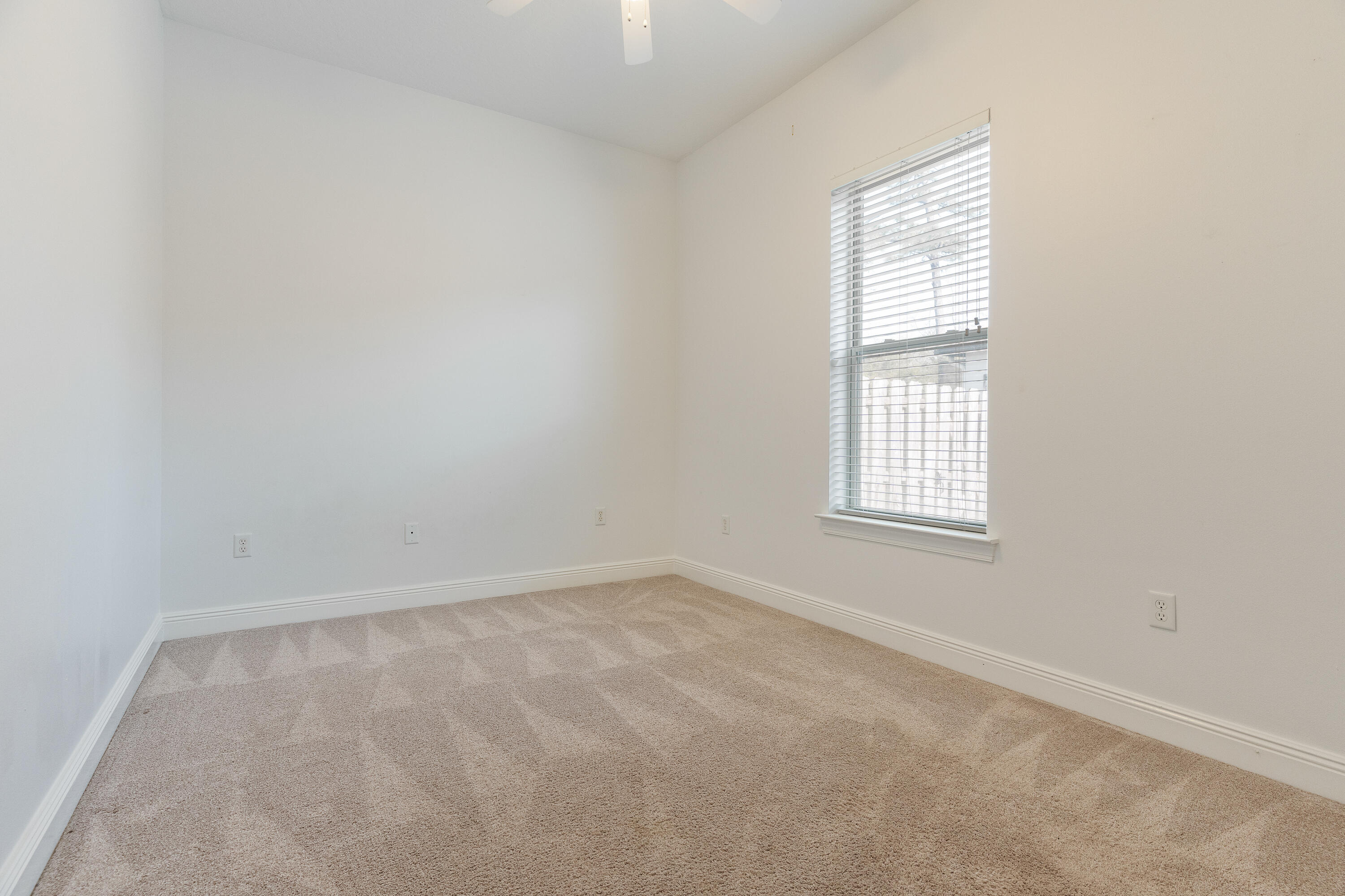 CHARDONNAY ESTATES - Residential