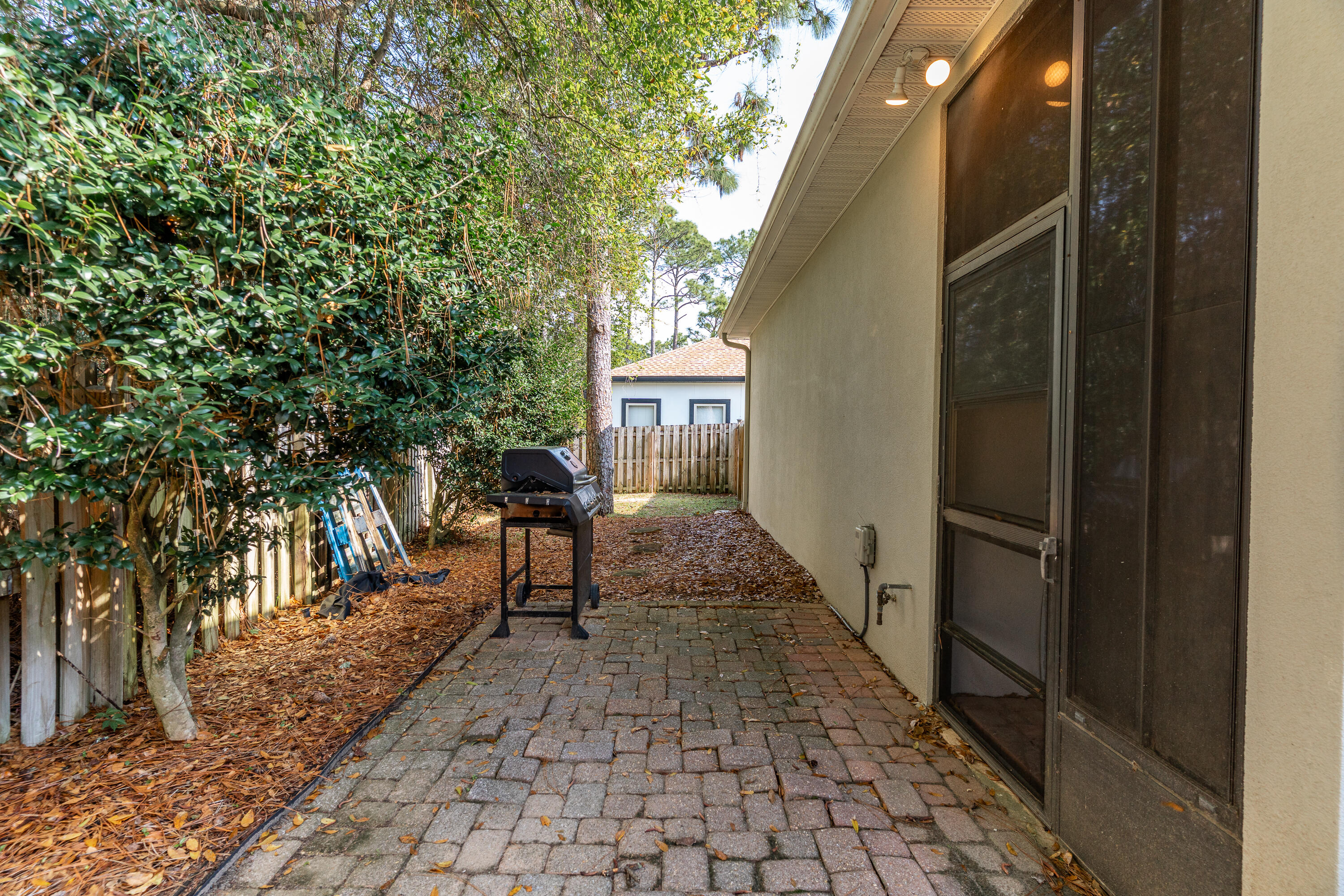 CHARDONNAY ESTATES - Residential