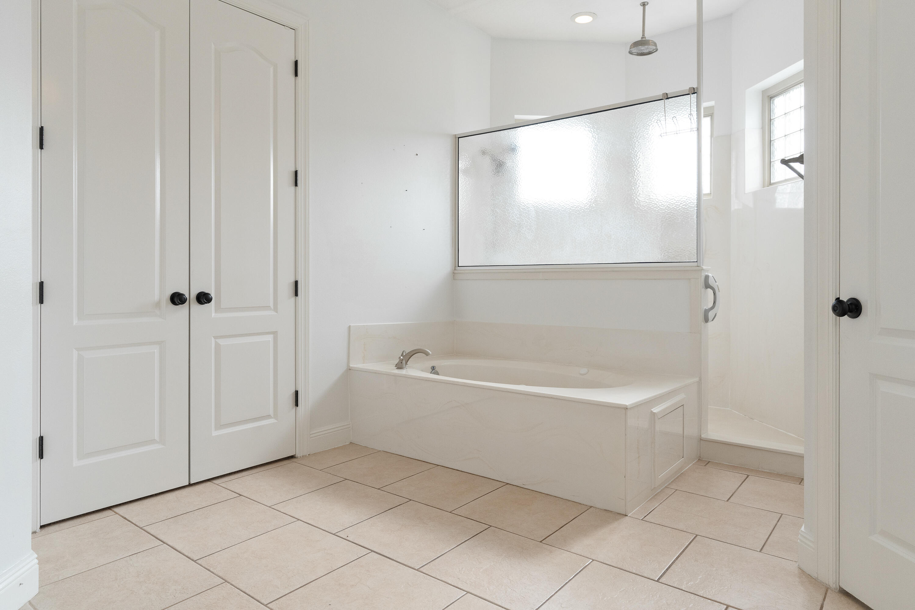 CHARDONNAY ESTATES - Residential