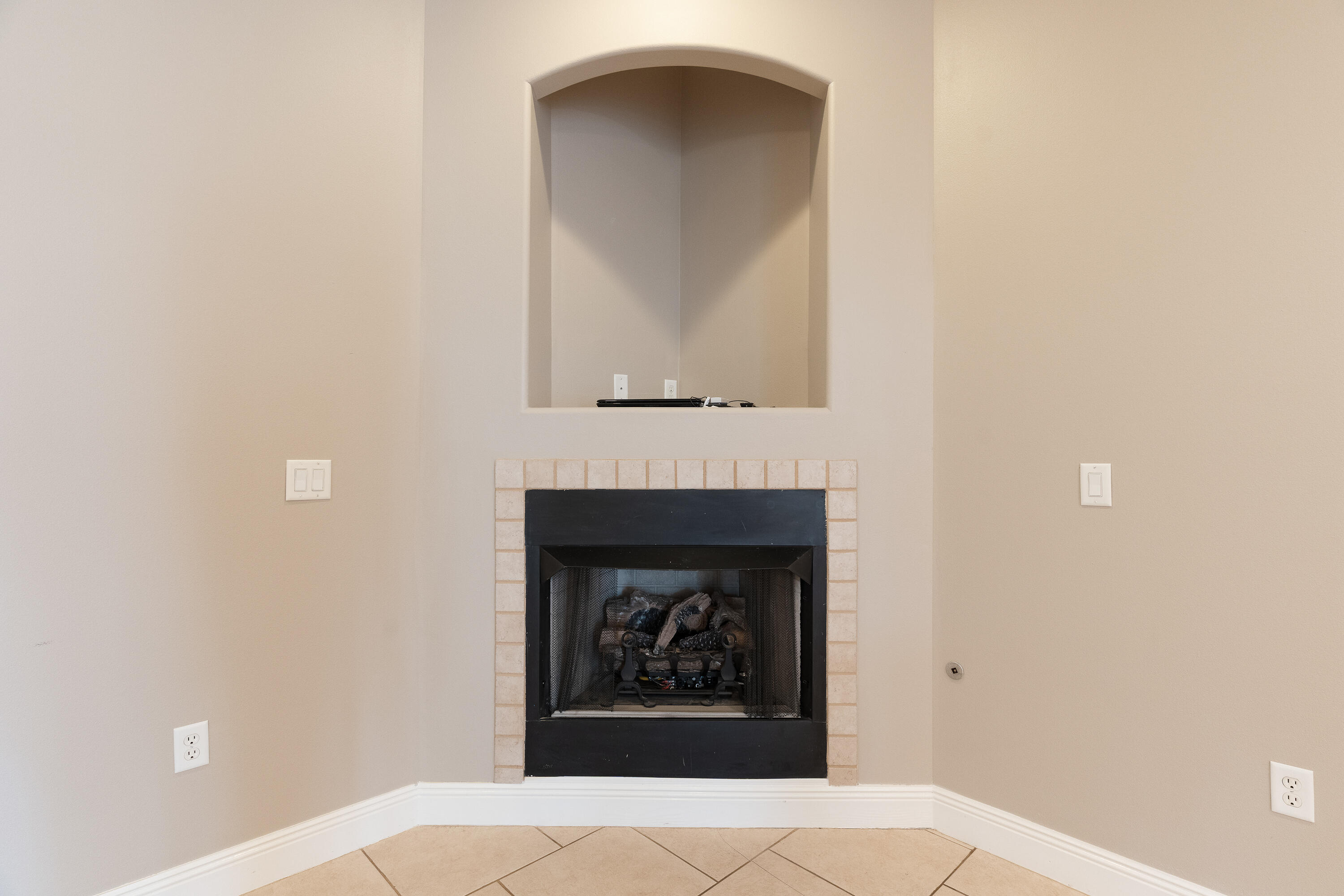 CHARDONNAY ESTATES - Residential