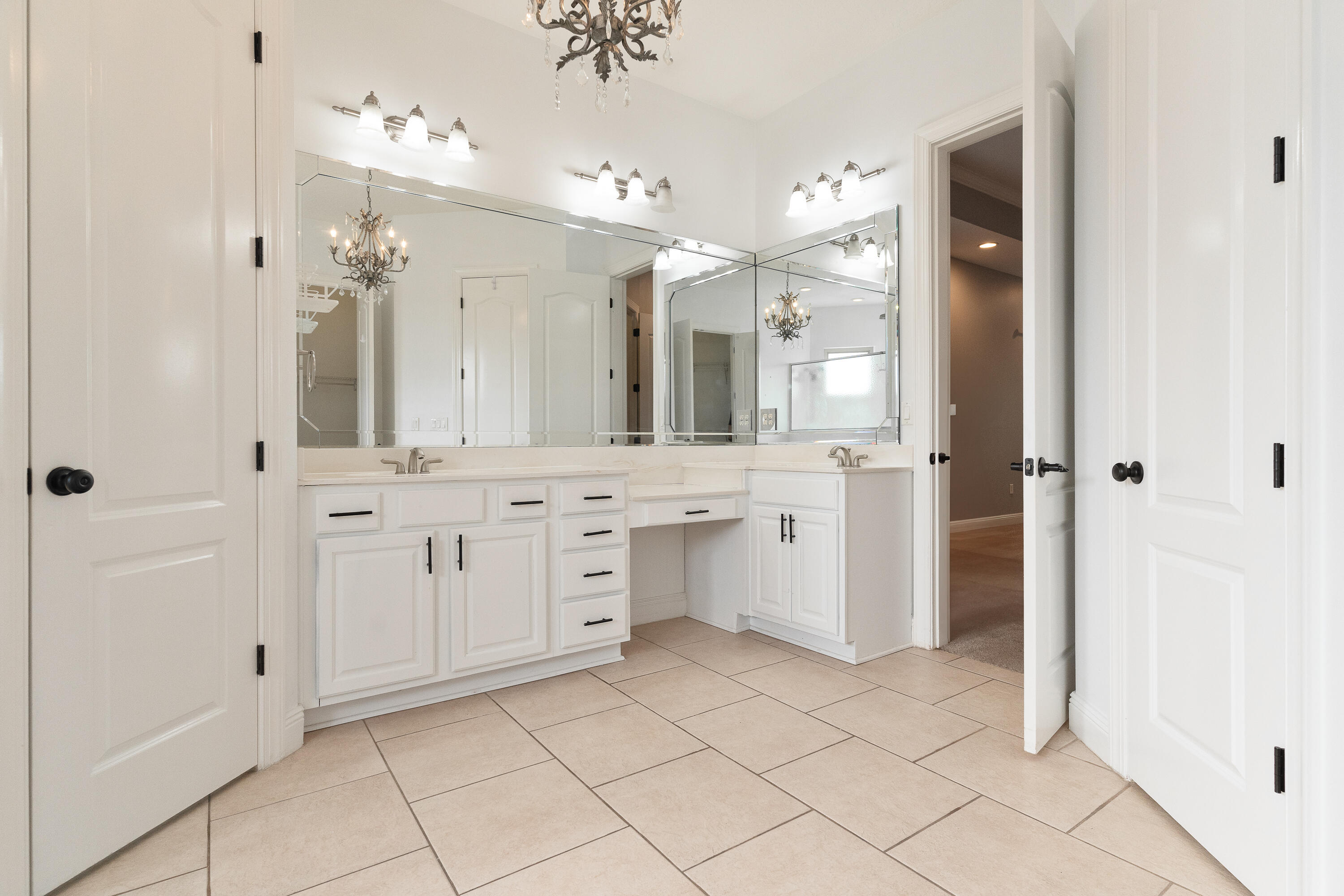 CHARDONNAY ESTATES - Residential
